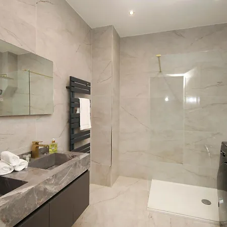 Le Lynx Haussmanien Confort, Climatise Avec Parking Prive, A Deux Pas Du Centre דירה